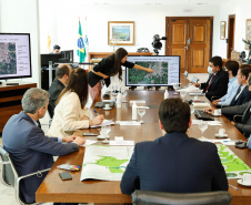 A Companhia de Saneamento do Paraná (Sanepar) e a Coordenação da Região Metropolitana de Curitiba (Comec) apresentaram ao governador Carlos Massa Ratinho Junior, nesta terça-feira (20), um projeto de preservação ambiental ao longo do trecho do Rio Iguaçu que corta a Região Metropolitana de Curitiba (RMC).