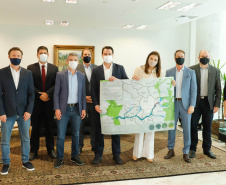A Companhia de Saneamento do Paraná (Sanepar) e a Coordenação da Região Metropolitana de Curitiba (Comec) apresentaram ao governador Carlos Massa Ratinho Junior, nesta terça-feira (20), um projeto de preservação ambiental ao longo do trecho do Rio Iguaçu que corta a Região Metropolitana de Curitiba (RMC).