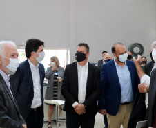 Promovido pela Invest Paraná, rodada de negócios reúne quem compra e quem vende produtos e serviços no município para facilitar investimentos que gerem emprego e renda. Participam 25 empresas âncoras e 75 pequenas empresas.

Foto: Camila Tonett.