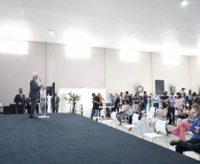 Promovido pela Invest Paraná, rodada de negócios reúne quem compra e quem vende produtos e serviços no município para facilitar investimentos que gerem emprego e renda. Participam 25 empresas âncoras e 75 pequenas empresas.

Foto: Camila Tonett.