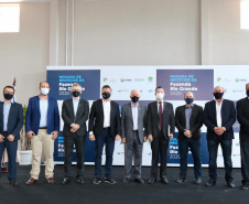 Promovido pela Invest Paraná, rodada de negócios reúne quem compra e quem vende produtos e serviços no município para facilitar investimentos que gerem emprego e renda. Participam 25 empresas âncoras e 75 pequenas empresas.

Foto: Camila Tonett.
