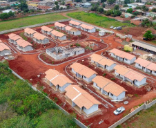 As 40 casas em Foz do Iguaçu serão cedidas em sistema de aluguel social para pessoas com mais de 60 anos e renda mensal de um a seis salários mínimos. As inscrições devem ser feitas no site da Cohapar.
