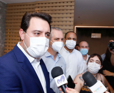Governador Carlos massa Ratinho Junior participa do lançamento da pedra fundamental da Unique Medical