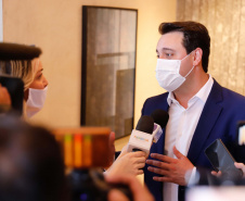 Governador Carlos massa Ratinho Junior participa do lançamento da pedra fundamental da Unique Medical
