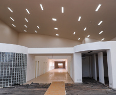 O governador Carlos Massa Ratinho Junior destacou nesta quinta-feira (22) dois importantes projetos que vão impulsionar a área de saúde em Maringá e na região Noroeste. Ele esteve nas obras do Hospital da Criança, uma unidade de 164 leitos que está sendo construído com recursos do Governo do Estado, governo federal e Organização Mundial da Família (OMF).
