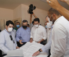 O governador Carlos Massa Ratinho Junior destacou nesta quinta-feira (22) dois importantes projetos que vão impulsionar a área de saúde em Maringá e na região Noroeste. Ele esteve nas obras do Hospital da Criança, uma unidade de 164 leitos que está sendo construído com recursos do Governo do Estado, governo federal e Organização Mundial da Família (OMF).
Foto Gilson Abreu