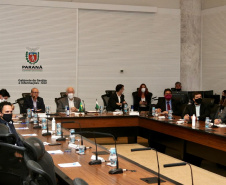 O Governo do Paraná quer atrair mais investimentos produtivos para os municípios, a fim de incrementar a oferta de emprego e renda localmente, segundo afirmou o vice-governador Darci Piana ao participar, nesta quinta-feira (22) do Fórum Invest. O evento foi online e apresentou a prefeitos e secretários municipais, as ações da Invest Paraná, agência estadual responsável pela prospecção de novos negócios e atração de empresas. Foto: Camila Tonett