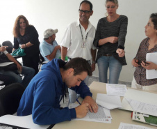 Mutuários da Cohapar que residem em um dos 13 municípios atendidos pelo escritório da companhia de União da Vitória e que desejam obter a escritura de suas casas podem dar início ao processo mesmo durante a pandemia.  Foto: Arquivo - Cohapar