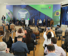 O governador Carlos Massa Ratinho Junior lança nesta segunda-feira (26) o programa de colégios cívico-militares do Estado. No mesmo ato  é assinada a regulamentação da lei que autorizou o projeto e anunciada a lista das cerca de 200 unidades beneficiadas nesse primeiro momento.   Curitiba, 26/09/2020. Foto: Geraldo Bubniak/AEN