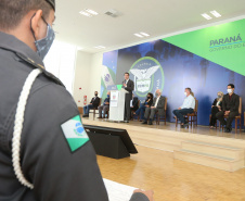 O governador Carlos Massa Ratinho Junior lança nesta segunda-feira (26) o programa de colégios cívico-militares do Estado. No mesmo ato  é assinada a regulamentação da lei que autorizou o projeto e anunciada a lista das cerca de 200 unidades beneficiadas nesse primeiro momento.   Curitiba, 26/09/2020. Foto: Geraldo Bubniak/AEN
