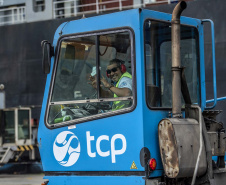	Paranaguá é rota de navios com capacidade para até 12 mil contêineres 