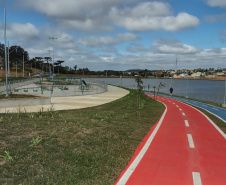 O Governo do Paraná aprovou 3.225 ações para promover o desenvolvimento da estrutura urbana dos Municípios, desde 1º de janeiro de 2019 até o último dia três de novembro. São obras e aquisições de máquinas, equipamentos e serviços, que, somadas, chegam a R$ 1,87 bilhão para Municípios de todas as Regiões do Estado. São autorizadas pela Secretaria do Desenvolvimento Urbano e de Obras Públicas (SEDU), com operação do Serviço Social Autônomo (Paranacidade, vinculado às SEDU).
