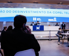 A venda da subsidiária de telecomunicações da Copel arrecadou R$ 2,39 bilhões.Para o governador Carlos Massa Ratinho Junior, o bom resultado demonstra a solidez da companhia e o processo de transparência que acompanhou a privatização, a primeira em 20 anos no Estado. 
