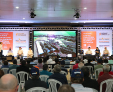 O governador Carlos Massa Ratinho Junior e o presidente da Copel, Daniel Pimentel Slaviero, apresentam nesta quarta-feira (18), em Palotina, no Oeste do Estado, uma chamada pública para a contratação de energia proveniente de autogeradores, na CVale em Palotina.Palotina, 18/11/2020 - Foto: Geraldo Bubniak/AEN