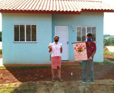 Quarenta famílias de Marmeleiro, município na região Sudoeste do Paraná, realizaram nesta quarta-feira (25) o sonho da casa própria. Elas foram beneficiadas por um projeto habitacional do Governo do Estado, feito em parceria com a prefeitura, com investimentos de aproximadamente R$ 2,6 milhões. Foto: Cohapar