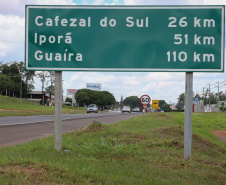 Obra de duplicação da PR-323 no perímetro urbano de Umuarama. O trecho é de 4,4 quilômetros, e vai do trevo do ?Gauchão? até o acesso à Mariluz, no entroncamento com a PR-468. Também serão construídas vias marginais nos dois sentidos, além de duas intersecções em desnível. Na foto,  Altevir Correia da Silva funcionario da Autoposto Gauchao.19/11/2020 - Foto: Geraldo Bubniak/AEN