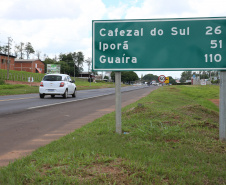 Obra de duplicação da PR-323 no perímetro urbano de Umuarama. O trecho é de 4,4 quilômetros, e vai do trevo do ?Gauchão? até o acesso à Mariluz, no entroncamento com a PR-468. Também serão construídas vias marginais nos dois sentidos, além de duas intersecções em desnível. Na foto,  Altevir Correia da Silva funcionario da Autoposto Gauchao.19/11/2020 - Foto: Geraldo Bubniak/AEN