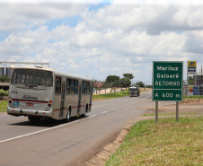 Obra de duplicação da PR-323 no perímetro urbano de Umuarama. O trecho é de 4,4 quilômetros, e vai do trevo do ?Gauchão? até o acesso à Mariluz, no entroncamento com a PR-468. Também serão construídas vias marginais nos dois sentidos, além de duas intersecções em desnível. Na foto,  Altevir Correia da Silva funcionario da Autoposto Gauchao.19/11/2020 - Foto: Geraldo Bubniak/AEN