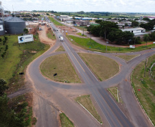 Obra de duplicação da PR-323 no perímetro urbano de Umuarama. O trecho é de 4,4 quilômetros, e vai do trevo do ?Gauchão? até o acesso à Mariluz, no entroncamento com a PR-468. Também serão construídas vias marginais nos dois sentidos, além de duas intersecções em desnível. Na foto,  Altevir Correia da Silva funcionario da Autoposto Gauchao.19/11/2020 - Foto: Geraldo Bubniak/AEN