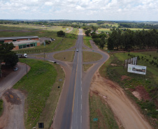 Obra de duplicação da PR-323 no perímetro urbano de Umuarama. O trecho é de 4,4 quilômetros, e vai do trevo do ?Gauchão? até o acesso à Mariluz, no entroncamento com a PR-468. Também serão construídas vias marginais nos dois sentidos, além de duas intersecções em desnível. Na foto,  Altevir Correia da Silva funcionario da Autoposto Gauchao.19/11/2020 - Foto: Geraldo Bubniak/AEN
