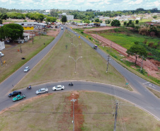 Obra de duplicação da PR-323 no perímetro urbano de Umuarama. O trecho é de 4,4 quilômetros, e vai do trevo do ?Gauchão? até o acesso à Mariluz, no entroncamento com a PR-468. Também serão construídas vias marginais nos dois sentidos, além de duas intersecções em desnível. Na foto,  Altevir Correia da Silva funcionario da Autoposto Gauchao.19/11/2020 - Foto: Geraldo Bubniak/AEN