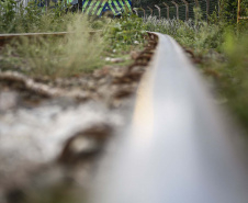 O governador Carlos Massa Ratinho Junior entregou nesta terça-feira (1º) o primeiro pacote de revitalização e modernização das locomotivas e vagões da Ferroeste. 