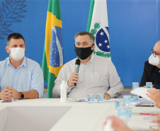 Reuniao do Secretário de Estado da Saude, Beto Preto, Secretário de Estado da Comunicação e da Cultura ,João Evaristo Debiasi com Assomec ? Associação dos Municípios da Região Metropolitana de Curitiba e representantes para alinhamento de açoes no combate do coronavirus.  - Curitiba -  02/13/2020 - Foto: Geraldo Bubniak/AEN