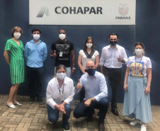 A Cohapar concluiu nesta quinta-feira (3), em Londrina, o primeiro mutirão de audiências de conciliação para renegociação de dívidas imobiliárias, feito em parceria com o Tribunal de Justiça do Paraná (TJPR). A iniciativa conjunta entre os poderes executivo e judiciário estaduais é fruto de um acordo firmado em setembro deste ano e deverá beneficiar milhares de famílias que possuem dívidas de financiamentos com a companhia. (Foto: Ivone Luchini / Cohapar)