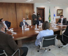 O governador Carlos Massa Ratinho Junior se reuniu nesta segunda-feira (7) com a diretoria da Ferragens Negrão, empresa que atua há 52 anos no mercado de ferramentas para construção civil e que planeja investir R$ 63 milhões no Paraná. O encontro foi marcado pela apresentação da primeira parte desse aporte, de R$ 19 milhões, que aconteceu em um novo Centro de Distribuição e em uma loja em São José dos Pinhais, na Região Metropolitana de Curitiba. Foto: Jonathan Campos/AEN