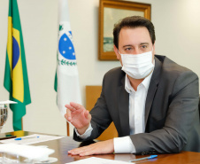 O governador Carlos Massa Ratinho Junior se reuniu nesta segunda-feira (7) com a diretoria da Ferragens Negrão, empresa que atua há 52 anos no mercado de ferramentas para construção civil e que planeja investir R$ 63 milhões no Paraná. O encontro foi marcado pela apresentação da primeira parte desse aporte, de R$ 19 milhões, que aconteceu em um novo Centro de Distribuição e em uma loja em São José dos Pinhais, na Região Metropolitana de Curitiba.