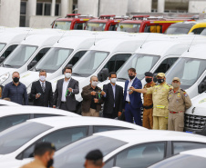 O governador Carlos Massa Ratinho Junior entregou nesta terça-feira (08), em ato simbólico no Palácio Iguaçu, 60 novos veículos que vão encorpar a frota das polícias (Militar e Civil), do Corpo de Bombeiro e do Departamento Penitenciário. A meta é chegar a 2022 com 80% da frota renovada.
