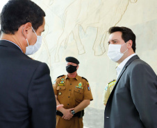 O governador Carlos Massa Ratinho Junior entregou nesta terça-feira (08), em ato simbólico no Palácio Iguaçu, 60 novos veículos que vão encorpar a frota das polícias (Militar e Civil), do Corpo de Bombeiro e do Departamento Penitenciário. A meta é chegar a 2022 com 80% da frota renovada.