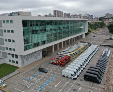 O governador Carlos Massa Ratinho Junior entregou nesta terça-feira (08), em ato simbólico no Palácio Iguaçu, 60 novos veículos que vão encorpar a frota das polícias (Militar e Civil), do Corpo de Bombeiro e do Departamento Penitenciário. A meta é chegar a 2022 com 80% da frota renovada.Foto: Alessandro Vieira/AEN