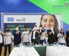 O governador Carlos Massa Ratinho Junior lançou nesta terça-feira (8) o site que dá largada ao cadastramento das empresas interessadas em participar do programa Cartão Futuro Emergencial, criado pelo Governo do Estado para estimular e manter as contratações de jovens aprendizes. Foto: Jonathan Campos/AEN