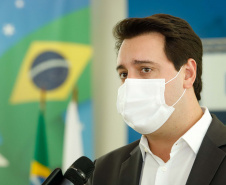 O governador Carlos Massa Ratinho Junior lançou nesta terça-feira (8) o site que dá largada ao cadastramento das empresas interessadas em participar do programa Cartão Futuro Emergencial, criado pelo Governo do Estado para estimular e manter as contratações de jovens aprendizes. 
