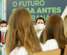O governador Carlos Massa Ratinho Junior lançou nesta terça-feira (8) o site que dá largada ao cadastramento das empresas interessadas em participar do programa Cartão Futuro Emergencial, criado pelo Governo do Estado para estimular e manter as contratações de jovens aprendizes. 