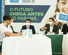 O governador Carlos Massa Ratinho Junior lançou nesta terça-feira (8) o site que dá largada ao cadastramento das empresas interessadas em participar do programa Cartão Futuro Emergencial, criado pelo Governo do Estado para estimular e manter as contratações de jovens aprendizes. 