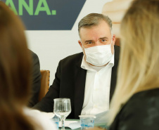 O governador Carlos Massa Ratinho Junior lançou nesta terça-feira (8) o site que dá largada ao cadastramento das empresas interessadas em participar do programa Cartão Futuro Emergencial, criado pelo Governo do Estado para estimular e manter as contratações de jovens aprendizes. 