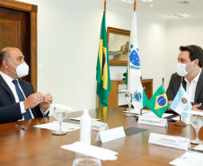 O governador Carlos Massa Ratinho Junior recebeu nesta quinta-feira (4), no Palácio Iguaçu, em Curitiba, o governador da província argentina de Tucumán, Juan Luis Manzur,