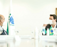 O governador Carlos Massa Ratinho Junior recebeu nesta quinta-feira (4), no Palácio Iguaçu, em Curitiba, o governador da província argentina de Tucumán, Juan Luis Manzur,