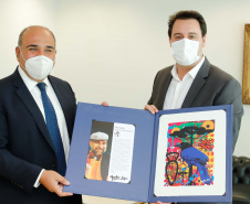 O governador Carlos Massa Ratinho Junior recebeu nesta quinta-feira (4), no Palácio Iguaçu, em Curitiba, o governador da província argentina de Tucumán, Juan Luis Manzur,