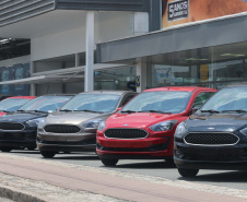 Governo quer diminuir em 50% o valor cobrado para registro de veículos financiados. Foto: Geraldo Bubniak/AEN