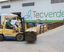 O governador Carlos Massa Ratinho Junior e o Ministro do Desenvolvimento Regional, Rogério Marinho  visitam nesta quinta-feira (1), em Araucaria a  TecVerde empresa da área de Construção Civil que executa edificações em Wood Frame.Araucaria, 10/12/2020 - Foto: Geraldo Bubniak/AEN