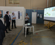O governador Carlos Massa Ratinho Junior e o Ministro do Desenvolvimento Regional, Rogério Marinho  visitam nesta quinta-feira (1), em Araucaria a  TecVerde empresa da área de Construção Civil que executa edificações em Wood Frame.Araucaria, 10/12/2020 - Foto: Geraldo Bubniak/AEN