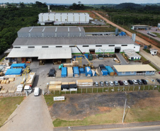 O governador Carlos Massa Ratinho Junior e o Ministro do Desenvolvimento Regional, Rogério Marinho  visitam nesta quinta-feira (1), em Araucaria a  TecVerde empresa da área de Construção Civil que executa edificações em Wood Frame.Araucaria, 10/12/2020 - Foto: Geraldo Bubniak/AEN