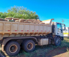 Pequenos agricultores de Rio Bonito do Iguaçu receberam nesta sexta-feira (11) 10.460 quilos de sementes de milho e feijão. Foram beneficiados produtores das comunidades Nova Aliança, Alto Água Morna e Alto Alegre.
Foto: SEAB