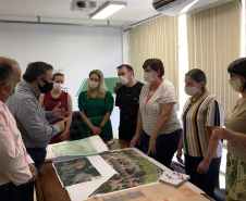 A reestruturação do Hospital de Dermatologia Sanitária do Paraná (HDSPR), em Piraquara, foi discutida em reunião entre o secretário estadual da Saúde, Beto Preto, técnicos da pasta e diretores da instituição. Americo Antonio
