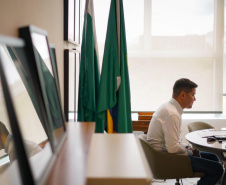 A experiência do Paraná na implantação da Agenda 2030 foi um dos temas do último dia da segunda missão de apuração de fatos da Organização para Cooperação e Desenvolvimento Econômico, que avalia a adesão do Brasil à OCDE. Nesta terça-feira (15), o chefe da Casa Civil do Governo, Guto Silva, confirmou que em 2021 o Estado firmará uma nova parceria com a OCDE para continuar a implementação dos Objetivos de Desenvolvimento Sustentável (ODS) junto aos municípios. Foto: Guilherme Flores