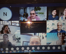 Em reunião com os servidores, por videoconferência, gestores da autarquia destacaram que os serviços, obras e ações observados nos Relatórios de Planos e Metas foram cumpridos com rigor e precisão em todos os municípios do Paraná.

Foto: SEDU