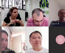 Em reunião com os servidores, por videoconferência, gestores da autarquia destacaram que os serviços, obras e ações observados nos Relatórios de Planos e Metas foram cumpridos com rigor e precisão em todos os municípios do Paraná.

Foto: SEDU